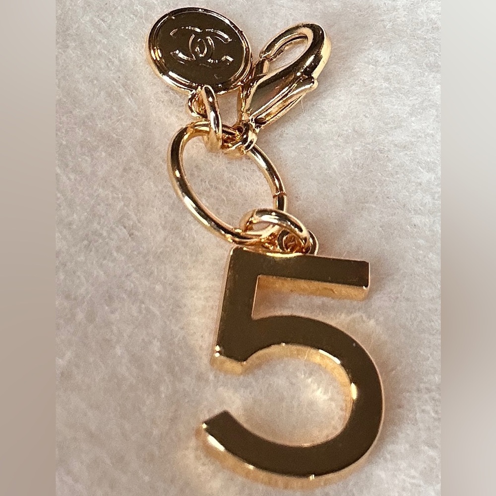 CHANEL No5 + mini cc Gold Double Charm on Lobster Clasp. New Limited Edition